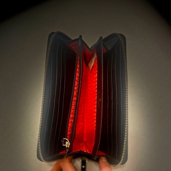 Kate Spade : Black and White Polka Dot Morgan Zip Wallet - Picture 6 of 7